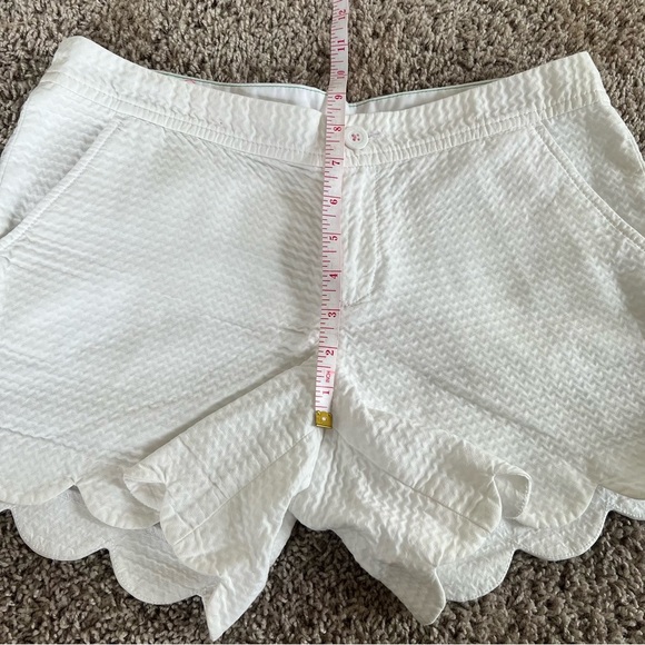 {Lilly Pulitzer} White Scalloped Buttercup Shorts - Picture 6 of 10